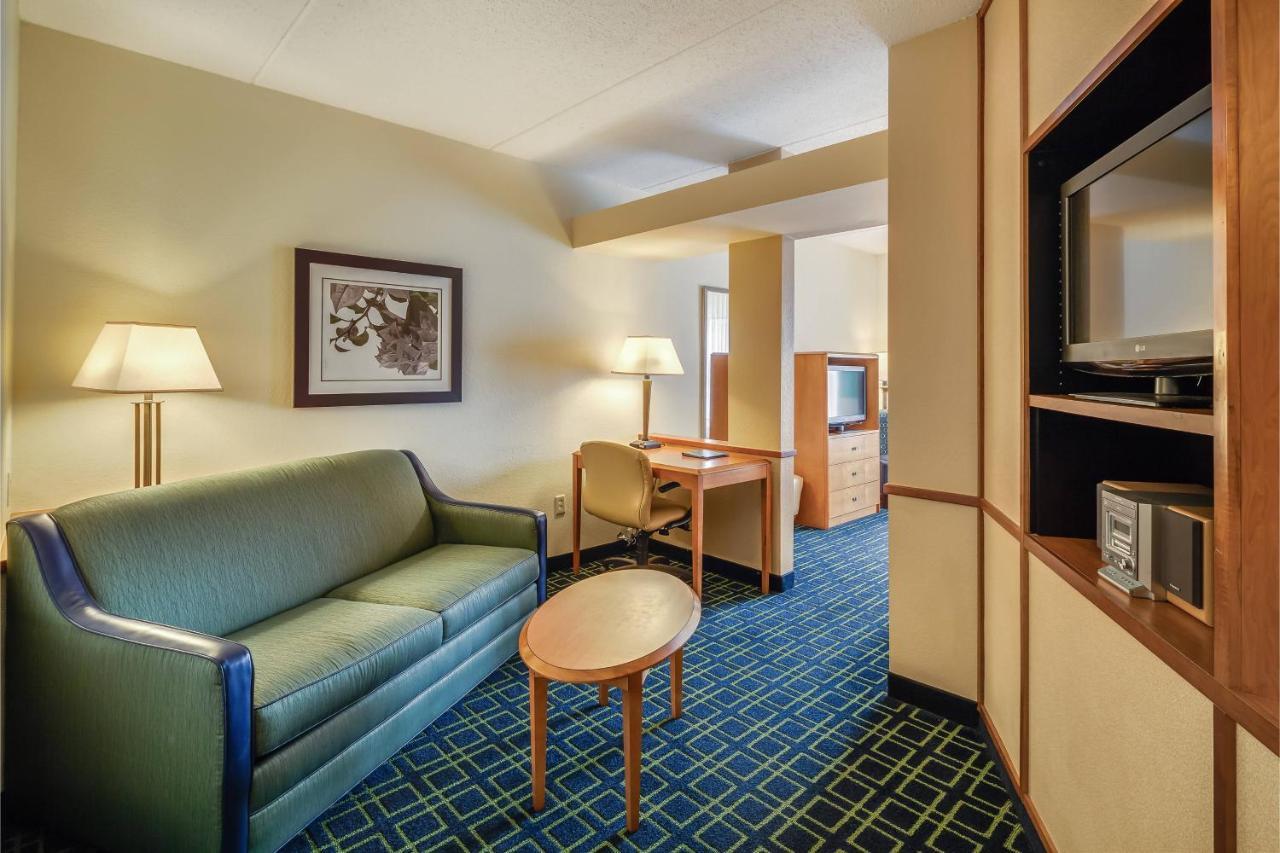 Fairfield Inn And Suites Jacksonville Beach Ngoại thất bức ảnh